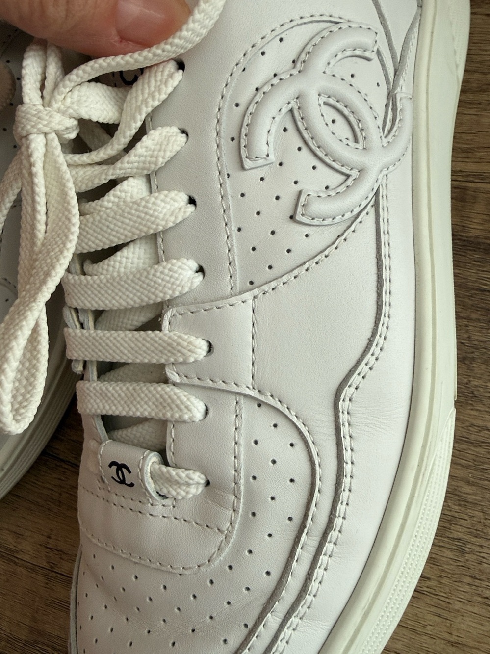 Authentic Chanel CC Logo Calfskin Sneakers 40 White Box - Picture 4 of 13